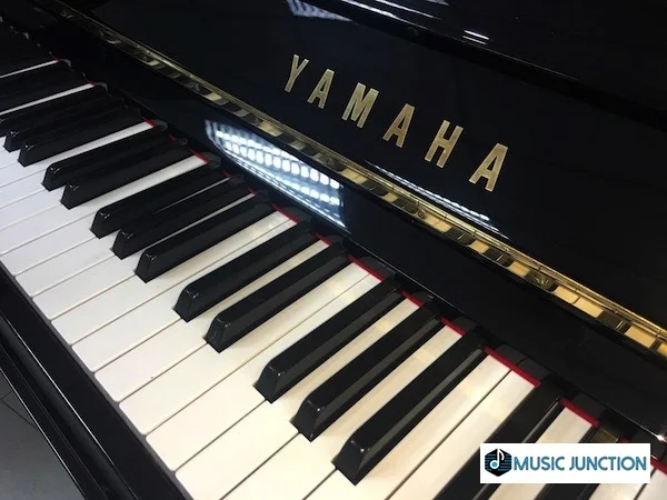 YAMAHA U30B1 YAMAHA U30B1
